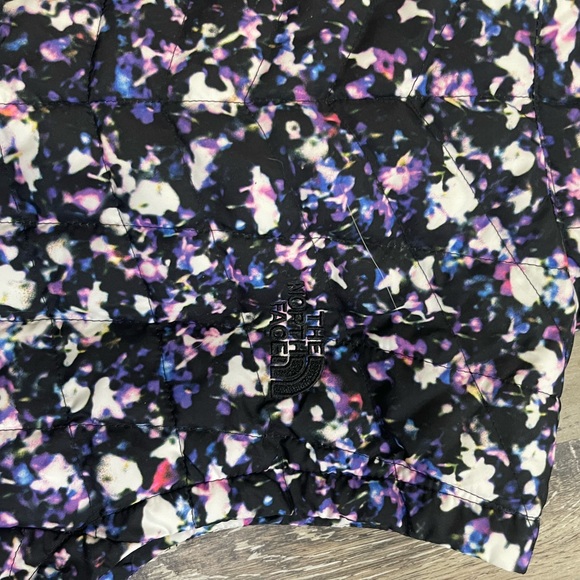 North Face Floral Thermoball Eco Vest - Picture 4 of 4